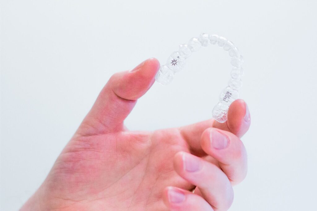Oliv Aligners vs. Invisalign: Which Clear Aligner Is Right for You?